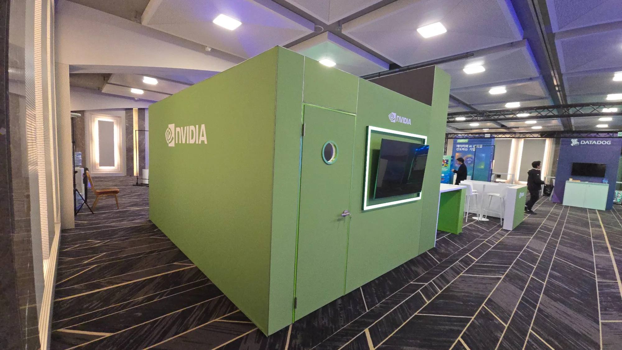 125mm 블록 Nvidia 브랜드 데모 부스 시공사례 실제 시공사진