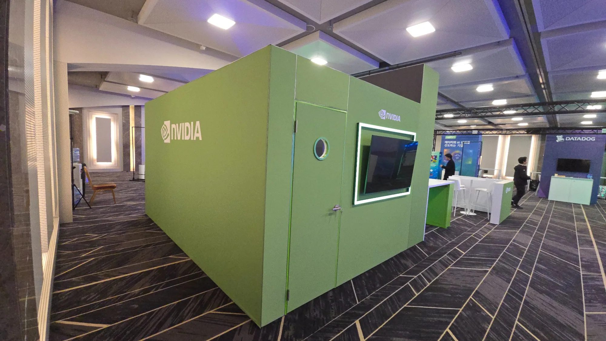 125mm 블록 Nvidia 브랜드 데모 부스 시공사례 실제 시공사진