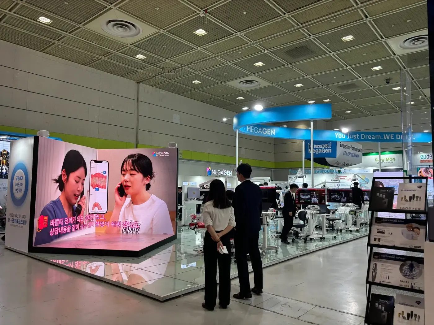 2026 BDEX 메가젠 전시부스 플로어 시스템 전체 시공사례